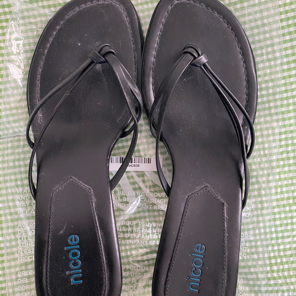 Nicole Sandals NWOT